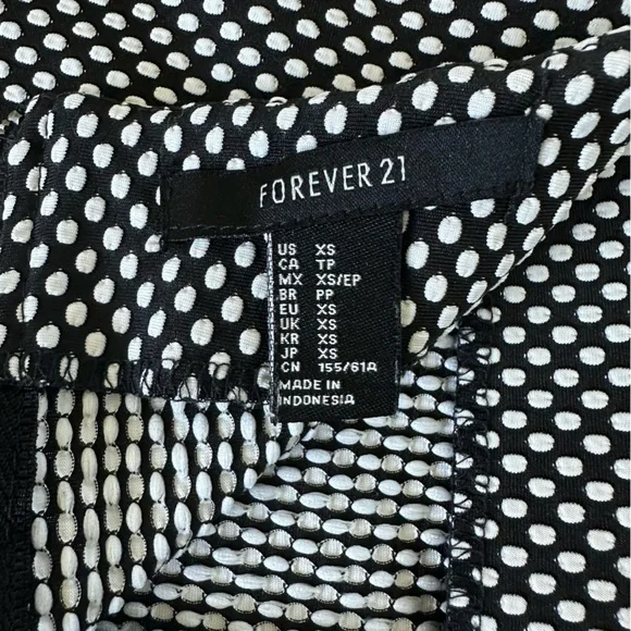 polkadot print patterned high waisted hot shorts - Picture 3 of 4